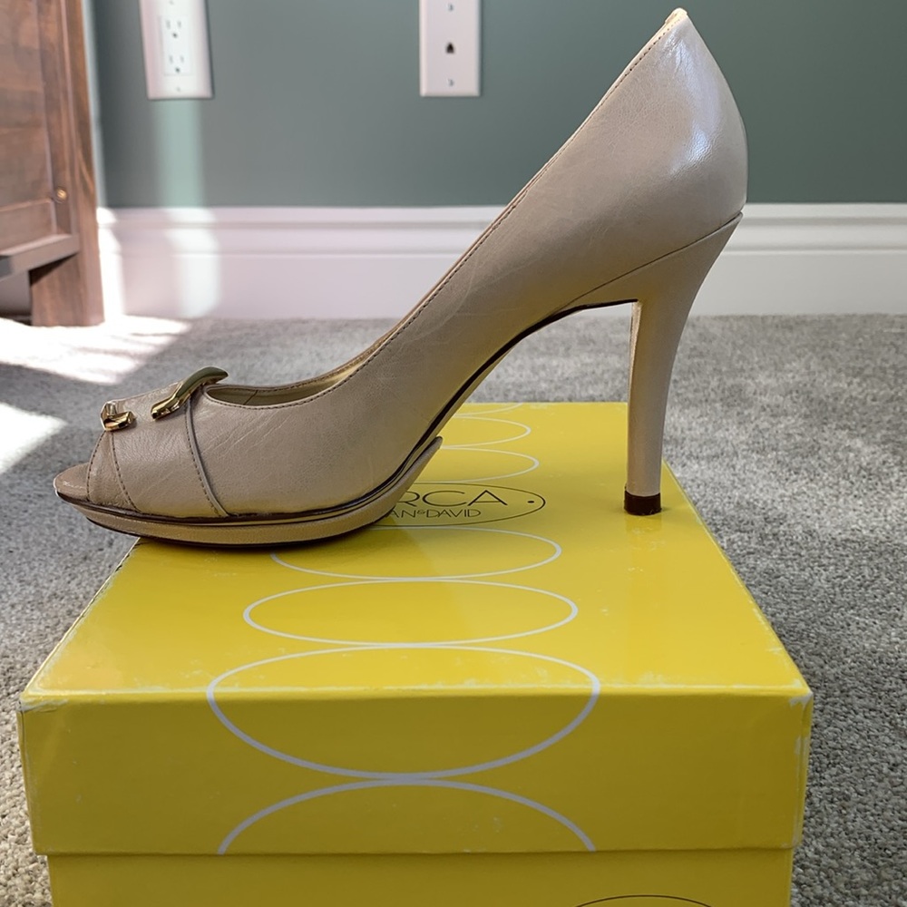 Ivory Heels - Picture 6 of 7